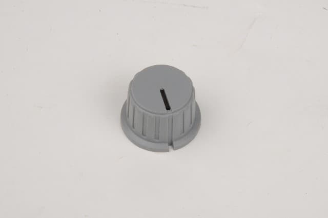 Grey Winged Knob